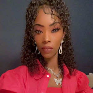 Meet your Posher, Donisha